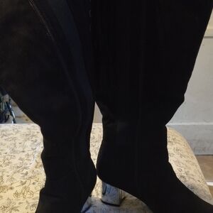 Elegant Black Heeled Women's Boots